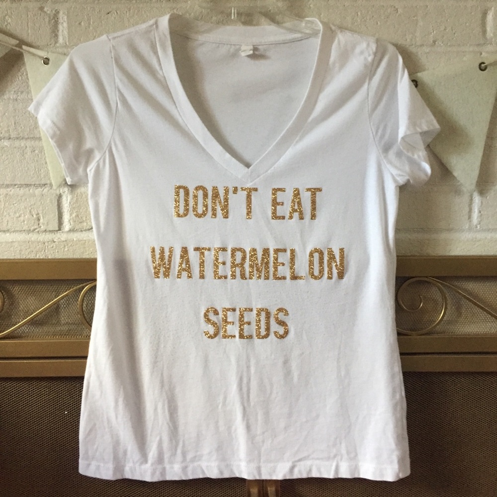 Super cute maternity top!